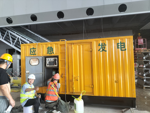 玉泉怎样判断空气滤清器是否需要更换？